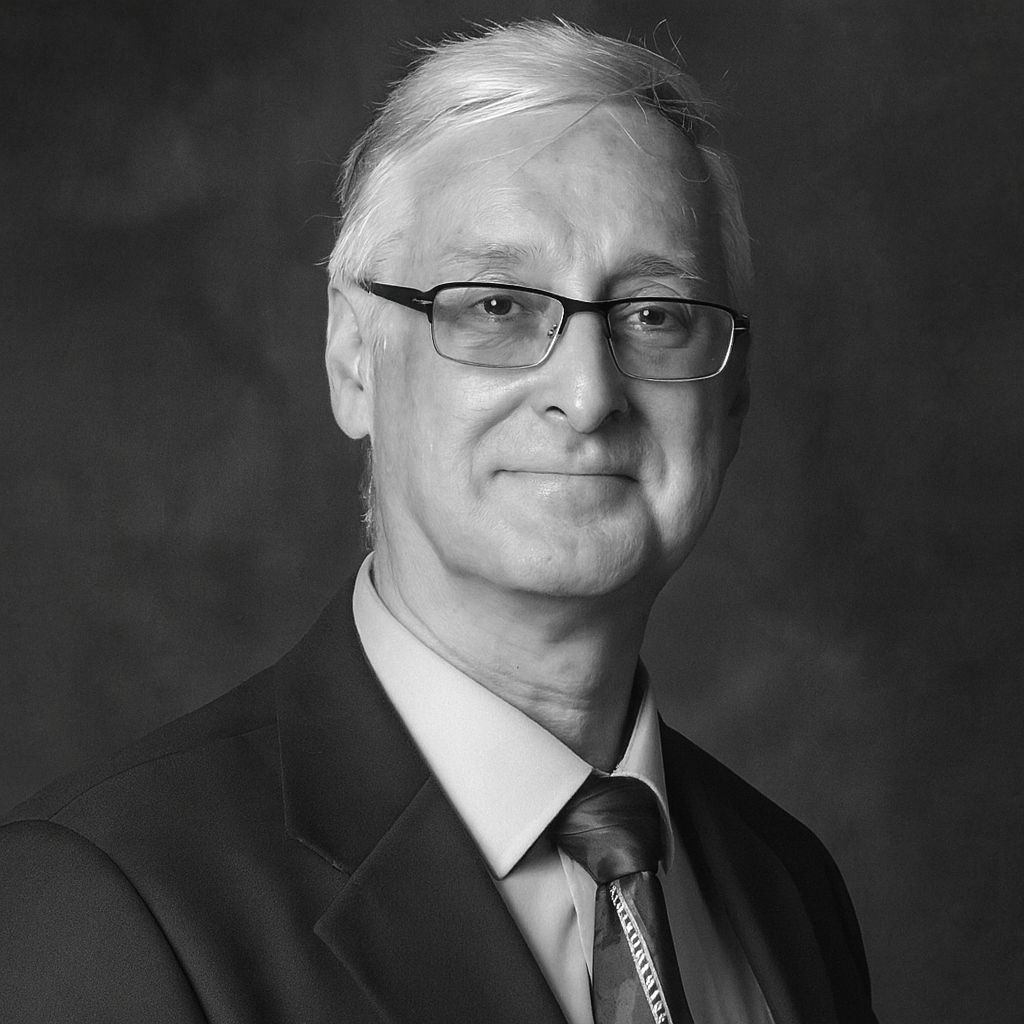 Headshot for Julian Weiss